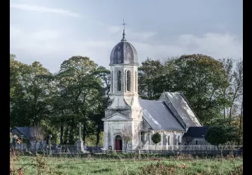 Eglise bocage Normande © @EmmanuelSalles